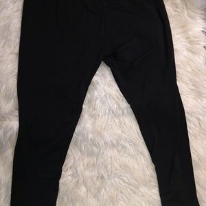Black capri leggins